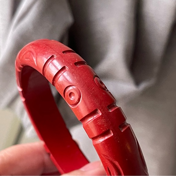 Bakelite Rare Antique Art Deco Vintage Deep Red Hand Carved 3" Diameter - Picture 8 of 16